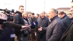 «За жизнь без мусора»: в Симферополе вышли на акцию протеста (видео) «За жизнь без мусора»: в Симферополе вышли на акцию протеста (видео)