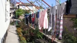 Рік по тому: як живе сім'я арештованого Сервера Мустафаєва (відео) Рік по тому: як живе сім'я арештованого Сервера Мустафаєва (відео)