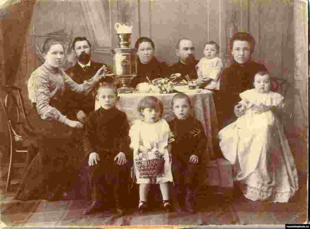 В семье мещан, 1900 год
