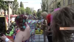 Жизнь ЛГБТ в Крыму: тотальный запрет (видео) Жизнь ЛГБТ в Крыму: тотальный запрет (видео)