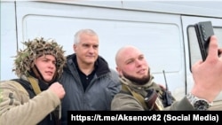 Российский глава Крыма Сергей Аксенов с участниками подразделения «Барс-Крым», 25 января 2025 года. Фото из Telegram-канала Аксенова