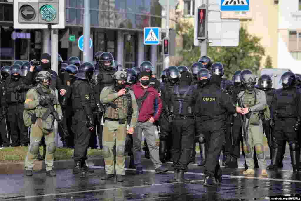 Яшчэ перад пачаткам акцыі адбылося звыш дзясятка затрыманьняў. 