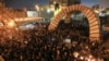 Иранские студенты вышли на митинг в память о жертвах сбитого самолета украинских международных авиалиний Boeing 737 возле университета Амира Кабира. Иран, Тегеран, 11 января 2020 года.