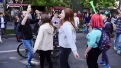 В Армении люди празднуют отставку премьер-министра (видео) В Армении люди празднуют отставку премьер-министра (видео)