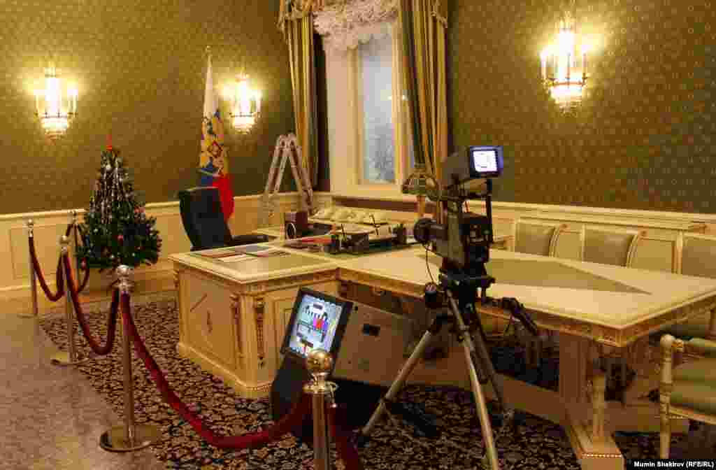 Интерьер рабочего кабинета президента Бориса Ельцина. 