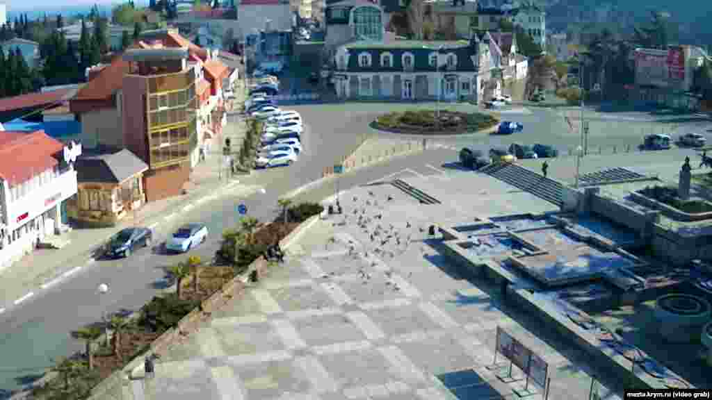 Центр Алушти. Людей тут – одиниці