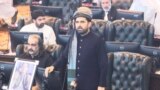 د خيبر پښتونخوا اعلا وزیر منتخبېدو وروسته سهېل اپرېدي ولسي غونډې پیل کړې دي. پخوانی انځور