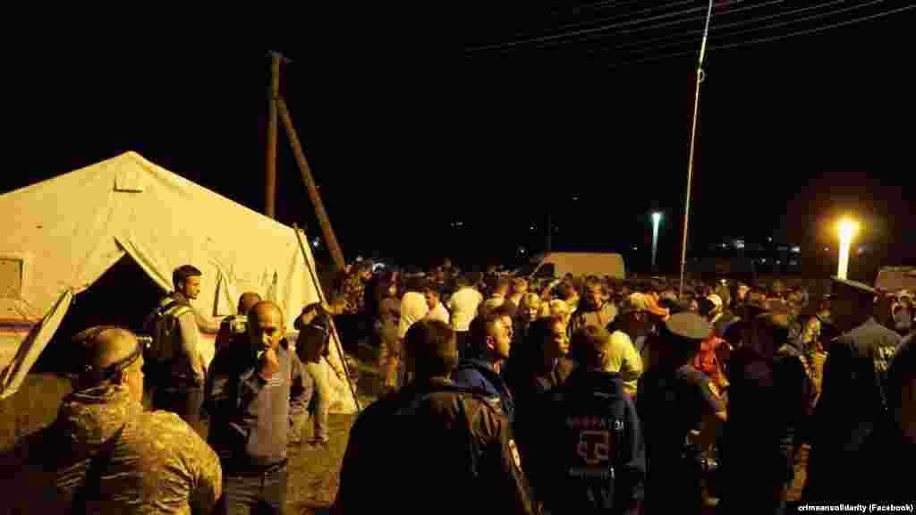 Позже на место поисков приехал отряд «Лиза Алерт» – российской волонтерской организации, которая занимается поиском пропавших без вести людей