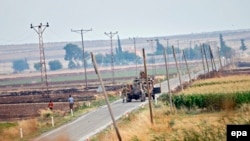 Турецкие военные на границе с Сирией, 24 июля 2015 года