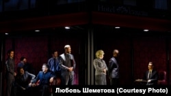 Сцена из мюзикла "Шахматы". Российская версия 2020 г.