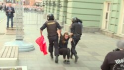 Москва: сутички на мітингу проти пенсійної реформи (відео) Москва: сутички на мітингу проти пенсійної реформи (відео)