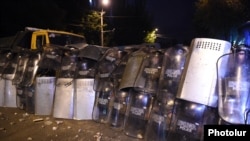 Полицейский кордон в Ереване