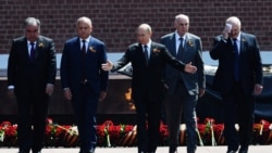Лицом к событию. Десять друзей Путина и безымянные герои праздника Лицом к событию. Десять друзей Путина и безымянные герои праздника