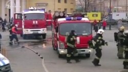 Станцию метро в Санкт-Петербурге закрыли после сообщения о заложенной бомбе (видео) Станцию метро в Санкт-Петербурге закрыли после сообщения о заложенной бомбе (видео)