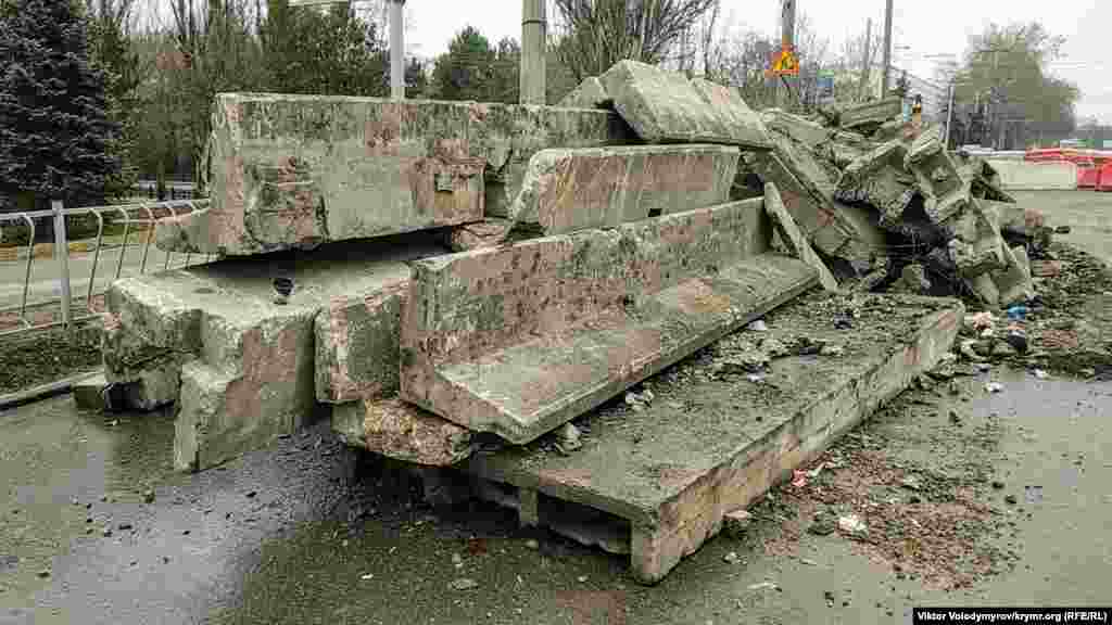 Влада вирішила, що до весняного запуску автомобілів мостом на вулиці Гагаріна, він використовуватиметься як пішохідний перехід