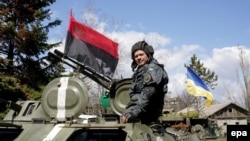 Украинский военнослужащий в Широкино, под Мариуполем