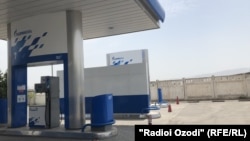 Як нуқтаи сӯзишвории "Газпромнефт Тоҷикистон" дар канори Душанбе