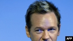Wikileaks founder Julian Assange: "Fortunately, there are still good people in the U.S. government."