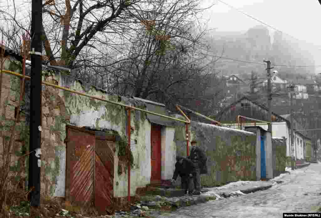 Зимние дороги старого Бахчисарая 