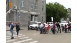 Иркутск. Митинг инвалидов-колясочников Иркутск. Митинг инвалидов-колясочников