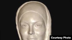 The bust of Neda