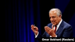 خلیلزاد وايي، دواړه خواوې تاوتریخوالی کم او بین الافغاني خبرې پیل کړي.