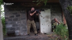 Ukrainian Soldiers Return Fire With Separatists In Eastern Ukraine Ukrainian Soldiers Return Fire With Separatists In Eastern Ukraine
