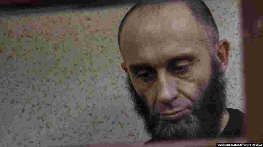 Среди задержанных были также и правозащитники. Например – Риза Изетов. Он защищал нескольких одиночных пикетчиков, которые были оштрафованы в 2017 году