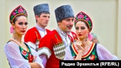 Дагъистаналда Миллияб цолъиялъул къоялъ церехъин гьабураб гIурусазул коллектив, МахIачхъала, 15Сен2014