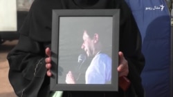 القادر ټرسټ قضیې پرېکړه: د عمران خان پلویان او مخالفان د اډیالې زندان مخې ته جمع شوي القادر ټرسټ قضیې پرېکړه: د عمران خان پلویان او مخالفان د اډیالې زندان مخې ته جمع شوي