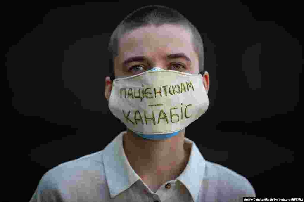 Основна вимога – узаконити контрольований обіг канабісу та його похідних для потреб медицини та науки