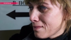 Московская полиция отобрала ребенка у мигрантки из Узбекистана (видео) Московская полиция отобрала ребенка у мигрантки из Узбекистана (видео)