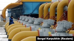 Conducte de la o stație de comprimare și distribuție a gazoductului Urengoi-Pomari-Ujgorod, Kursk, Rusia. Fotografie generică.