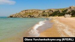 Пляж в Керчи, иллюстрационное фото