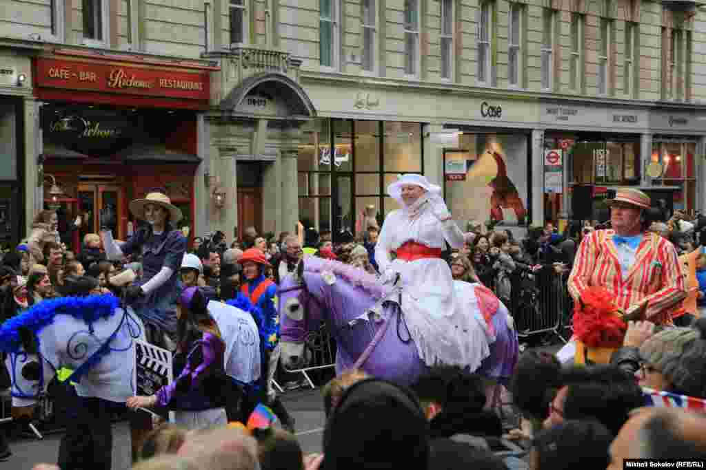 Лондонский новогодний парад 1 января 2017 г. 