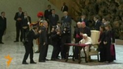 Pope Benedict Tweets For First Time Pope Benedict Tweets For First Time
