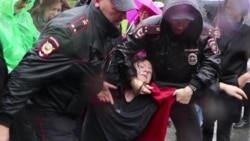 Неожиданно жесткие задержания в Екатеринбурге Неожиданно жесткие задержания в Екатеринбурге
