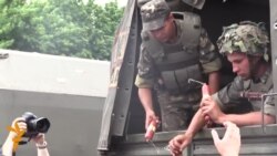 Ukrainian Army Delivers Aid To Slovyansk Residents Ukrainian Army Delivers Aid To Slovyansk Residents