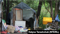 Лагерь цыган возле села Сокольники в Львовской области после нападения