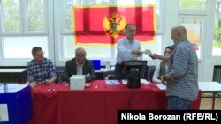 Избирательный участок в Подгорице, 15 апреля 2018