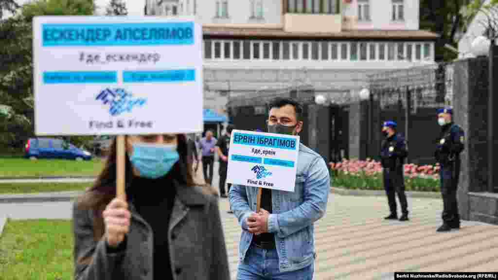24 мая 2016 в аннексированном Крыму был похищен член исполкома Всемирного конгресса крымских татар Эрвин Ибрагимов. О его судьбе до сих пор ничего неизвестно. Российское следствие относительно похищения Ибрагимова было приостановлено еще в 2017 году – об этом стало известно в апреле 2021 года в ходе заседания подконтрольного России городского суда Армянска по «делу Мустафы Джемилева». Родственники похищенного и украинские правоохранительные органы ведут параллельное расследование, однако последние не имеют доступа на территорию аннексированного Крыма