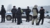 Полиция на месте строительства дороги к МСЗ, начало декабря.