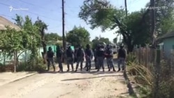 В Старом Крыму проходит обыск у Заремы Куламетовой (видео) В Старом Крыму проходит обыск у Заремы Куламетовой (видео)