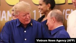 Дональд Трамп и Владимир Путин в Дананге, Вьетнам, 10 ноября 2017