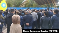 Митинг в Элисте против нового мэра Трапезникова
