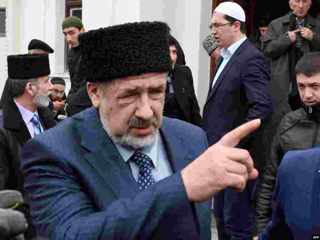 У березні 2020 року Слідком у Криму порушив кримінальну справу проти голови Меджлісу кримськотатарського народу Рефата Чубарова щодо подій 26 лютого 2014 року. Тоді в Сімферополі біля будівлі Верховної Ради АРК відбувся мітинг за територіальну цілісність України. Чубарова заочно звинуватили в «організації масових заворушень». Він зазначив, що російська влада Криму «почала чергову хвилю репресій проти кримськотатарського народу»