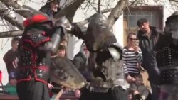 В Феодосии рыцари сражались ради прекрасных дам (видео) В Феодосии рыцари сражались ради прекрасных дам (видео)