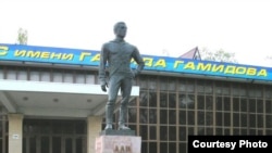 The monument to the world five-fold wrestling champion Ali Aliev. Makhachkala