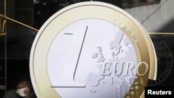ОЭСР прогнозирует спад экономики еврозоны в 2013 году на 0,6%