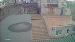 Напад на офіс кримських адвокатів: відео з камер спостереження (відео) Напад на офіс кримських адвокатів: відео з камер спостереження (відео)